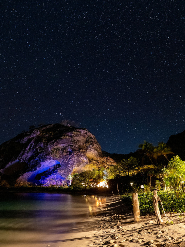 Where calm water meets the night sky, night time tourism invites travellers to discover coastal landscapes through stargazing, tranquility, and natural beauty.