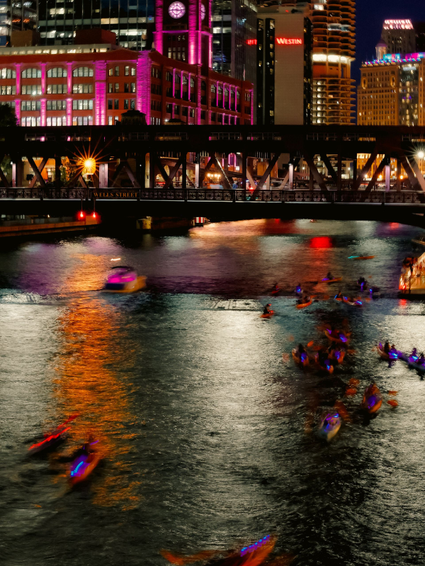 From illuminated skylines to evening paddling adventures, water shapes memorable night time tourism experiences in the heart of the city.
