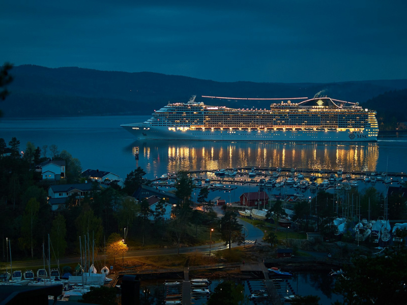 As evening lights reflect across the water, night time tourism transforms harbours into vibrant destinations for cruising, exploration, and scenic coastal escapes.