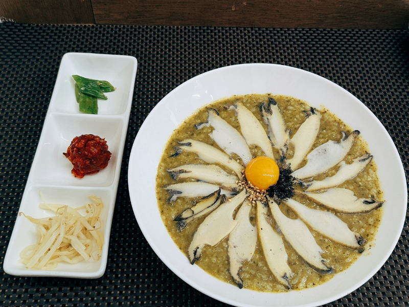Traditional seafood food reflects the deep connection between water and coast, where marine harvests shape local flavors and culinary culture.