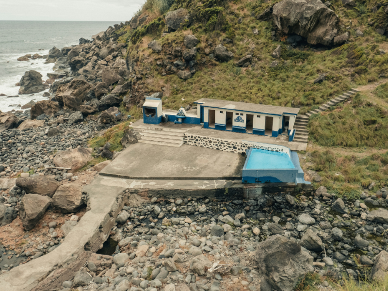 A remote coastal bathhouse where water, landscape and communal bathing traditions meet.